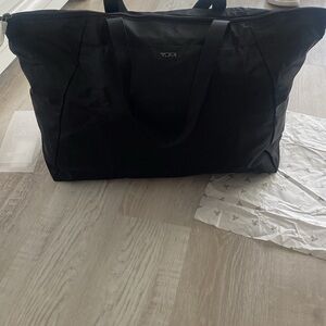 TUMI - BRAND NEW TAGS VOYAGEUR JUST IN CASE TOTE BLACK / GUNMENTAL